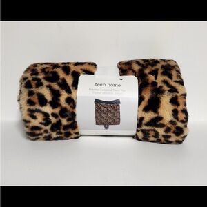 Target Teen Home Leopard Faux Fur Throw Blanket